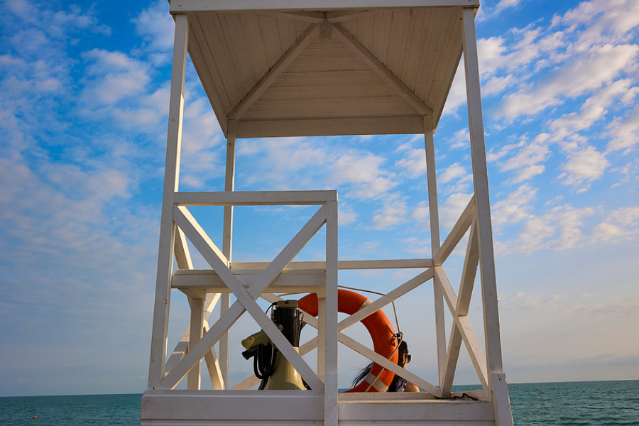 more-than-just-a-lifesaver-reasons-to-become-a-lifeguard